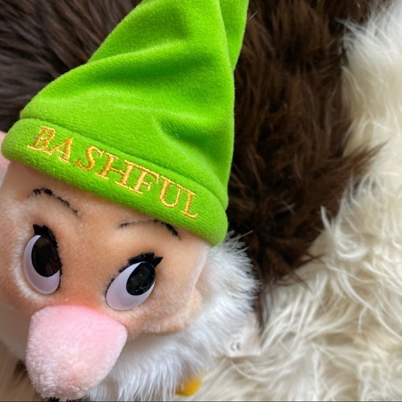 DISNEY Vintage “Bashful” 7 Dwarfs Standing Felt Plush Embroidered Hat - Picture 3 of 12